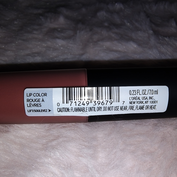 L'Oreal liquid lip color - Picture 2 of 2